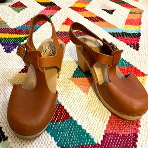 Lotta From Stockholm t-bar tan leather clogs size 39 or 8.5